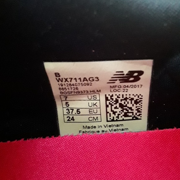 NEW BALANCE GYM SHOES - Picture 5 of 5